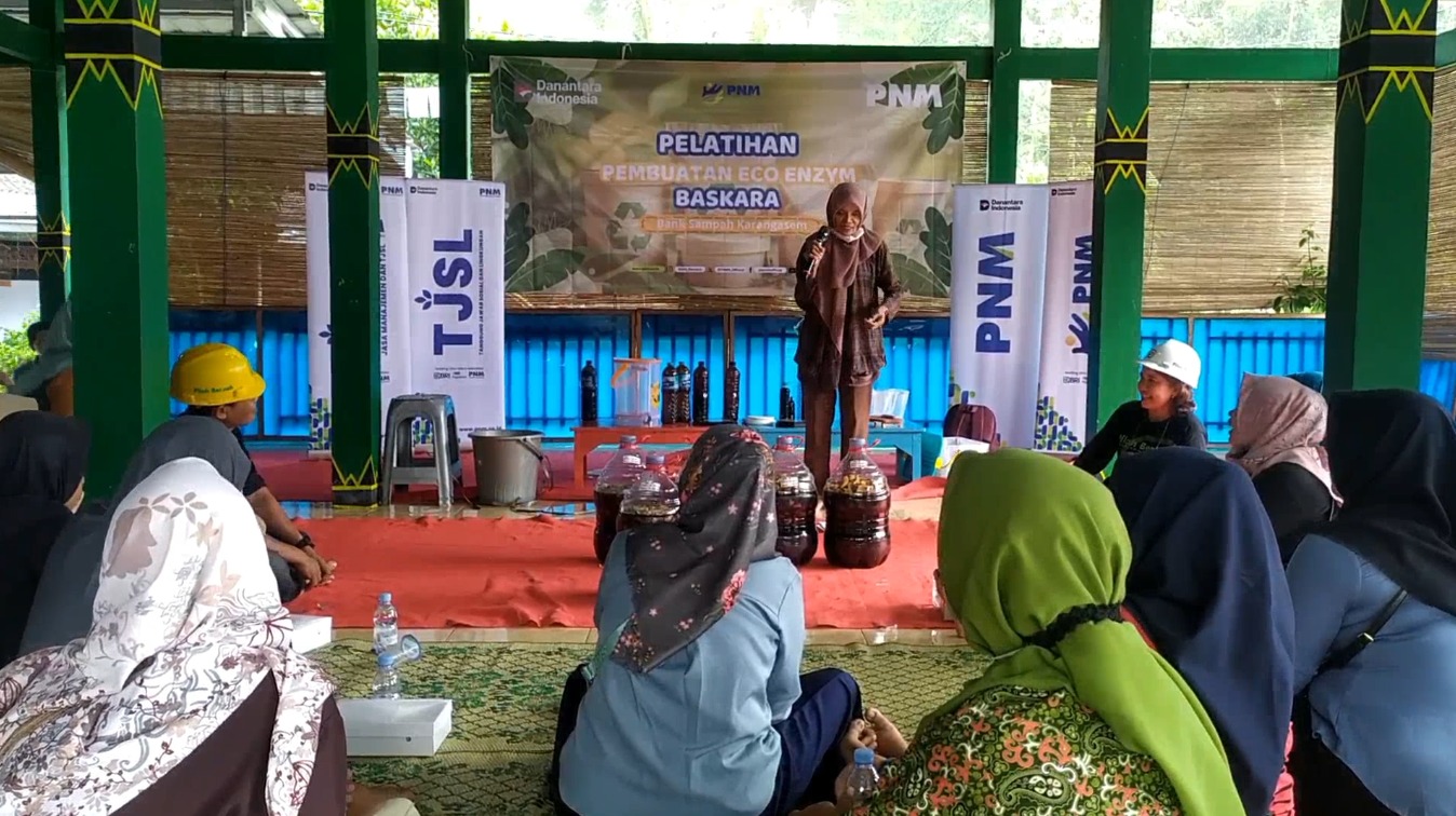 WARGA KARANGASEM DILATIH KELOLA SAMPAH ORGANIK