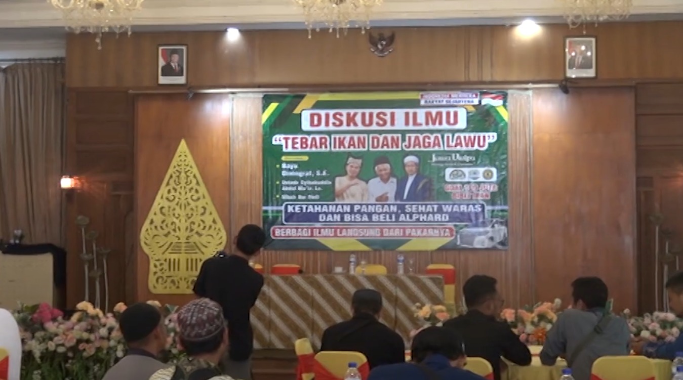 GERAKAN TEBAR SATU JUTA BENIH IKAN DI LERENG LAWU