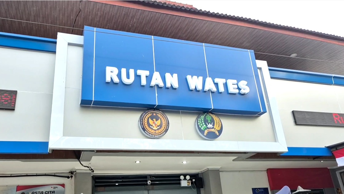 43 NARAPIDANA RUTAN KELAS IIB WATES TERIMA REMISI