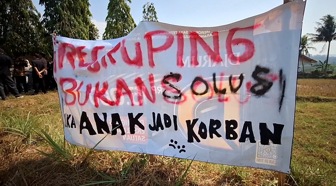 WARGA HARGOMULYO TOLAK REGROUPING SD DI DESA MEREKA