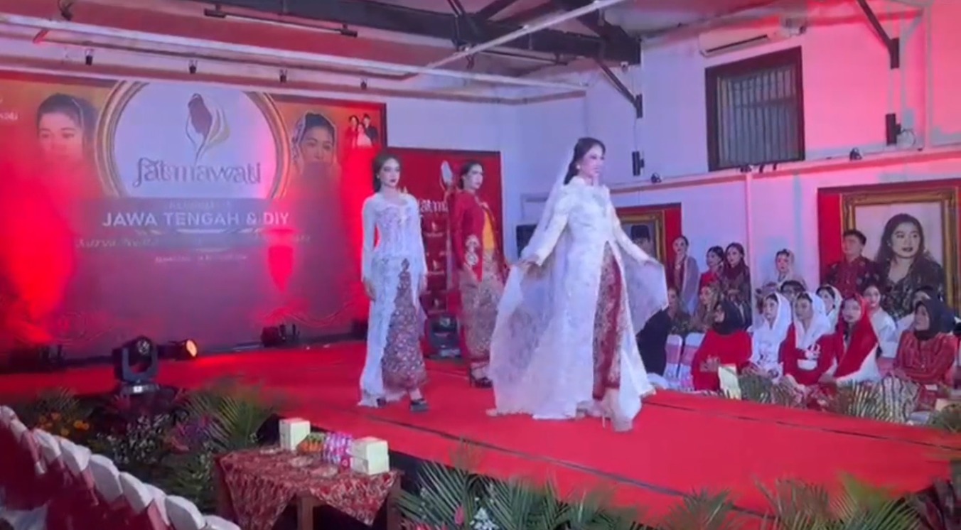 DESAINER MUDA YOGYAKARTA TEMBUS TIGA BESAR FATMAWATI TROPHY