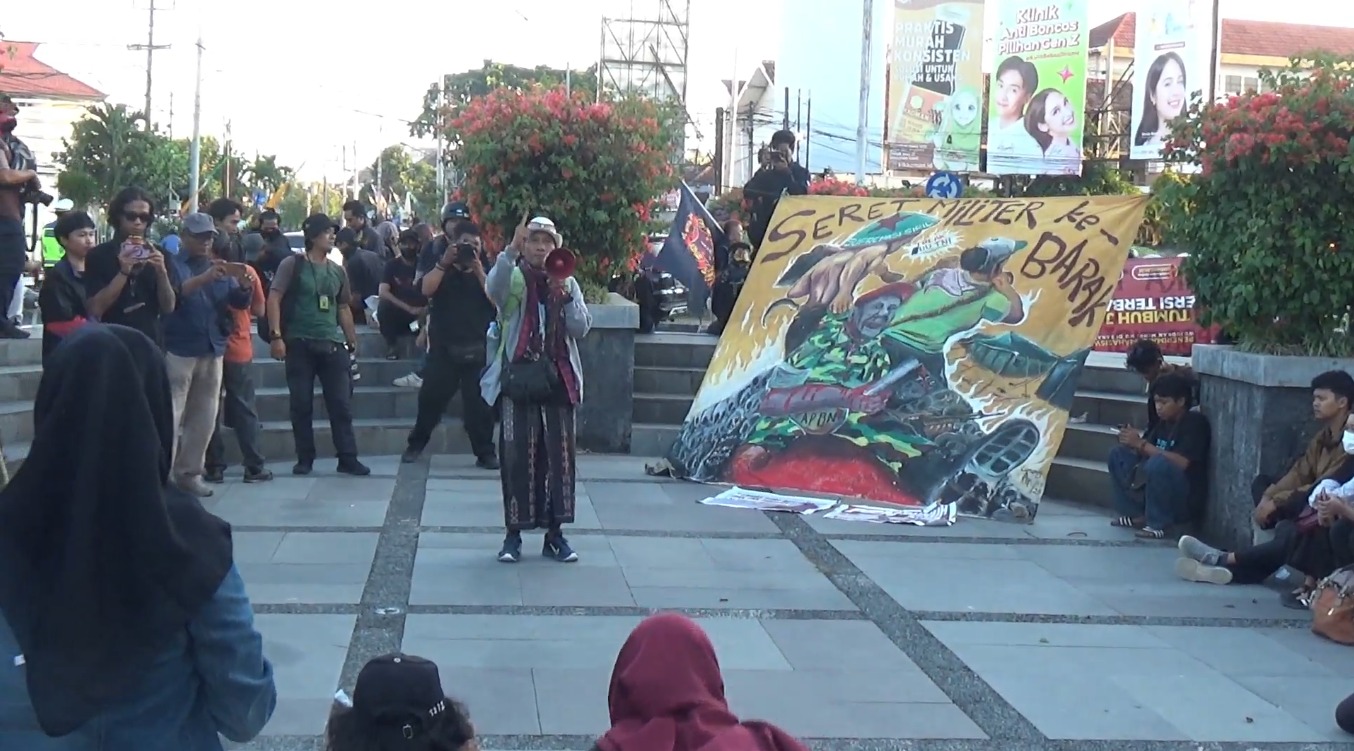 ALIANSI RAKYAT MEMANGGIL GELAR AKSI DI BUNDARAN UGM