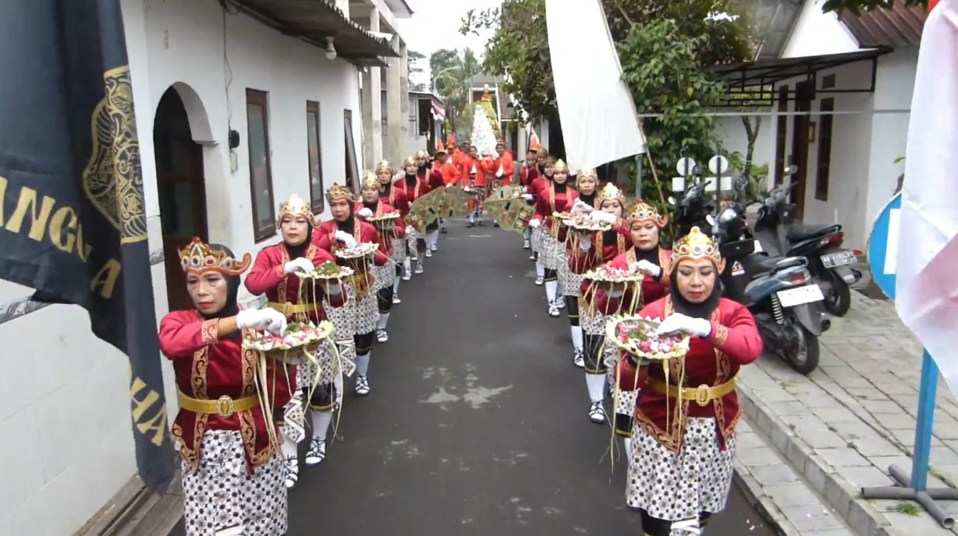 KEMARAU PANJANG, WARGA SLEMAN GELAR KENDURI DOA MINTA HUJAN