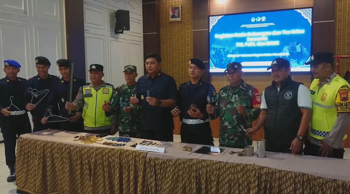 RAZIA RUTAN SURAKARTA, TIM GABUNGAN SITA PULUHAN BARANG