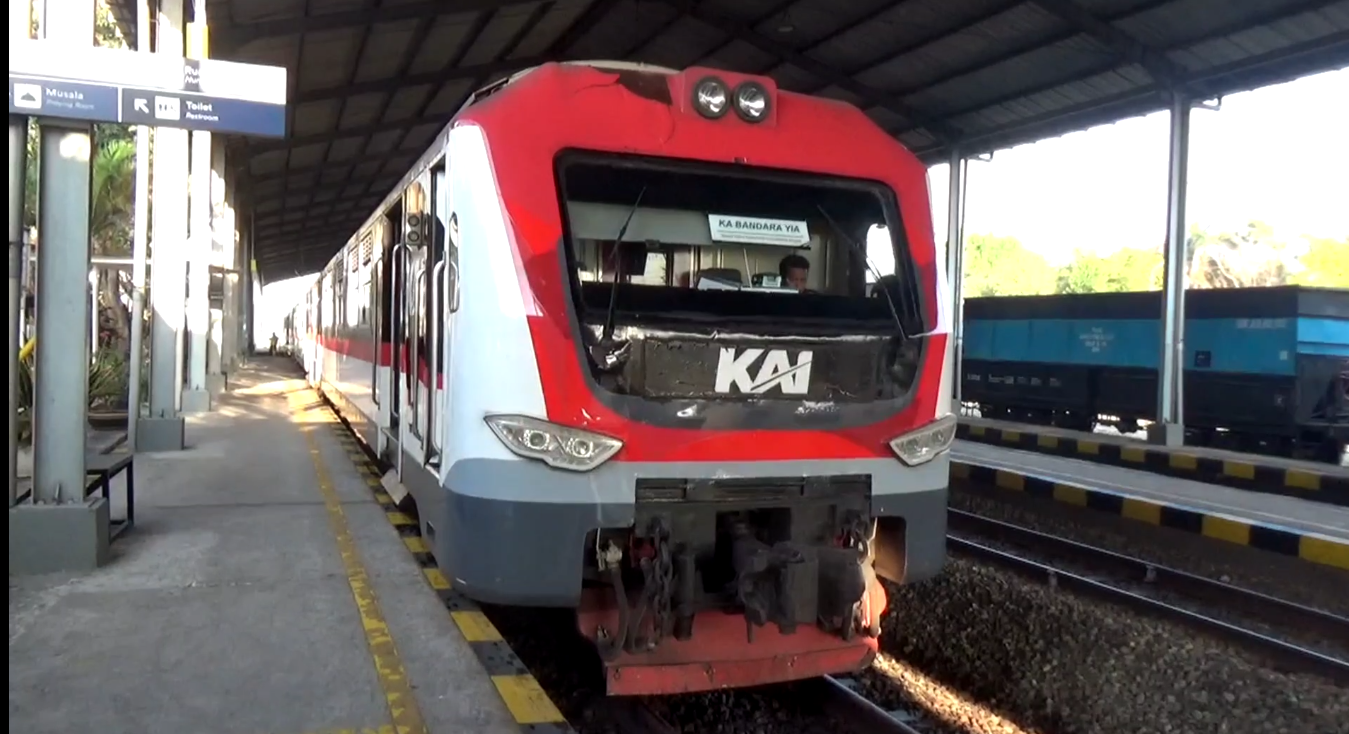 KA BANDARA YIA JADI ALTERNATIF TRANSPORTASI WISATA WARGA KULON PROGO KULON PROGO