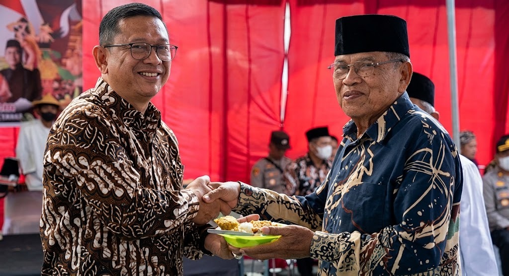 KIRAB PANJI ASMORO BANGUN PERERAT KERUKUNAN WARGA MOROBANGUN