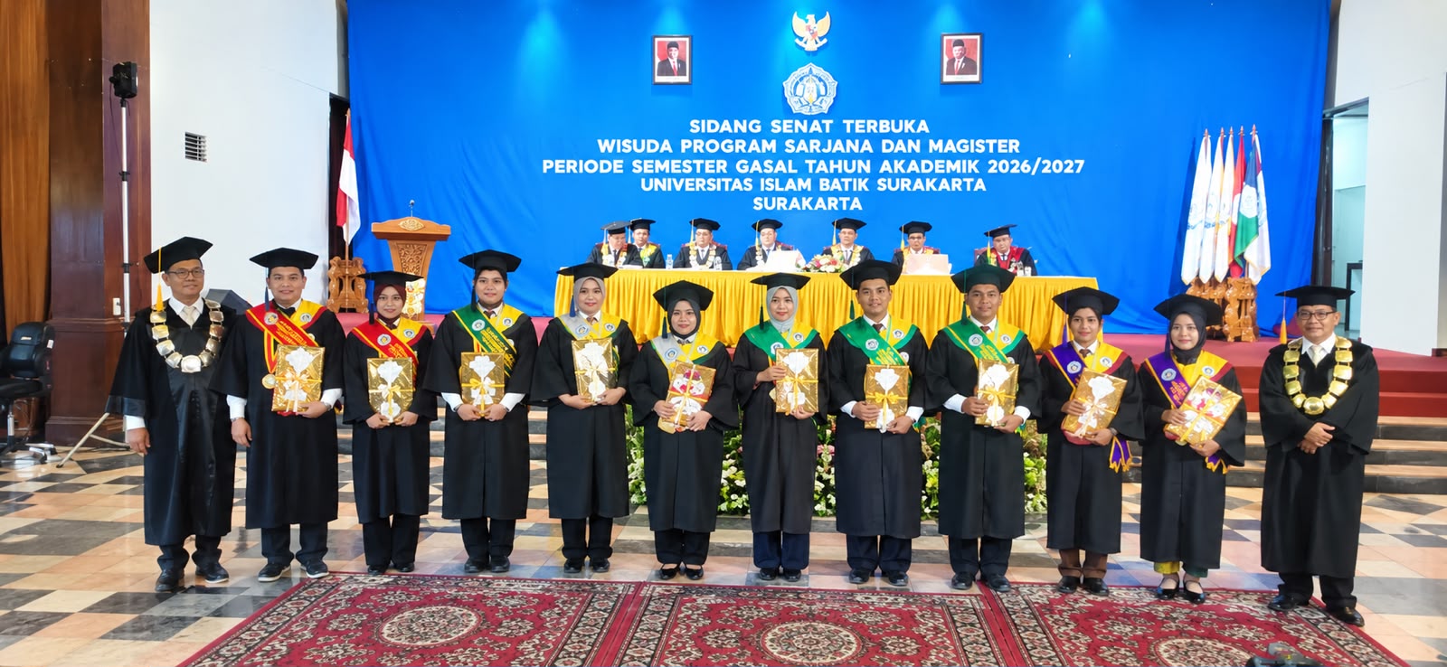 204 WISUDAWAN UNIBA SURAKARTA DIWISUDA, 144 RAIH CUMLAUDE