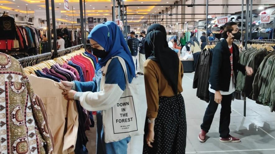 TRIFTING MENJADI PILIHAN GAYA BERPAKAIAN ANAK MUDA YOGYAKARTA