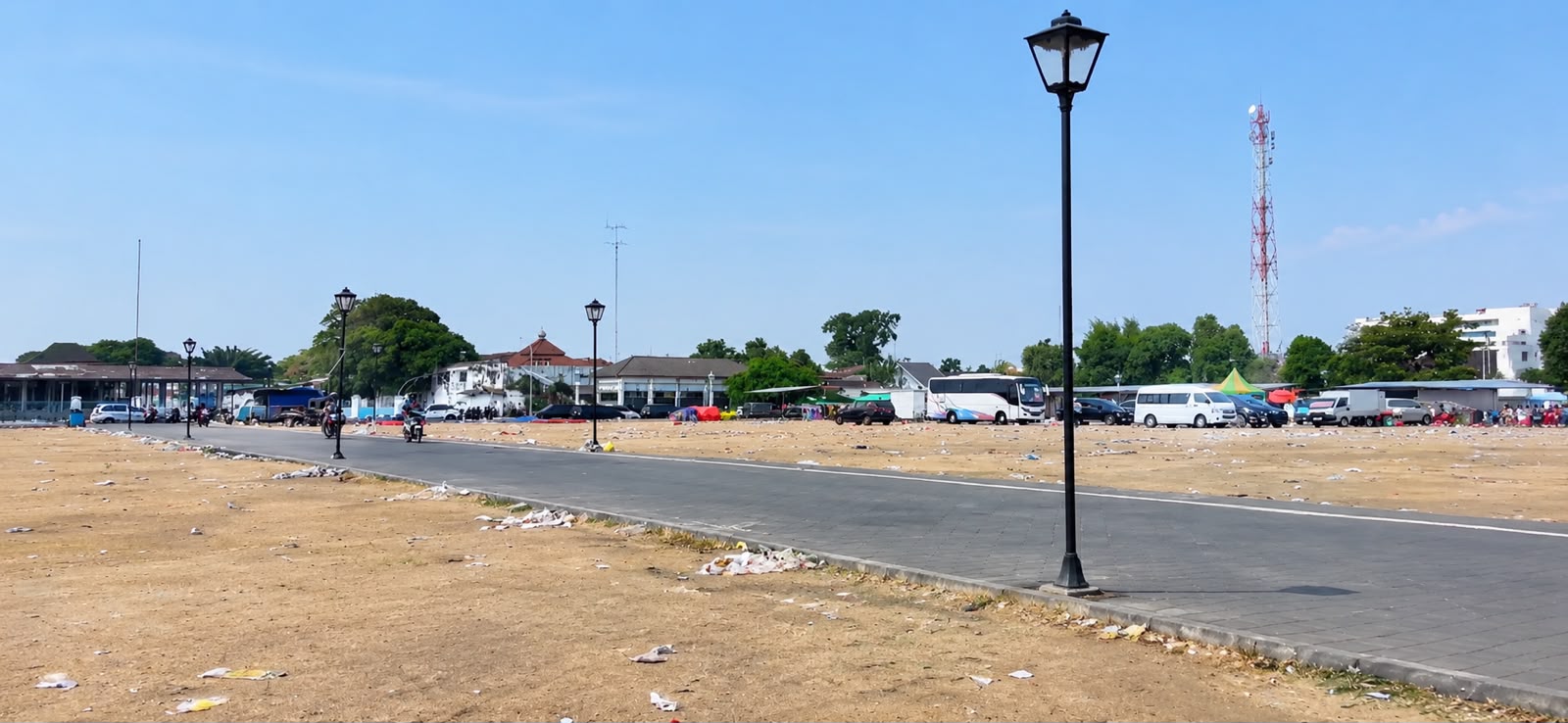 HAUL SOLO MENYISAKAN SAMPAH BELASAN TON