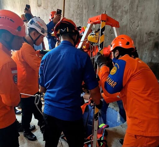WARGA SOLO TERPEROSOK SUMUR SEDALAM 10 METER