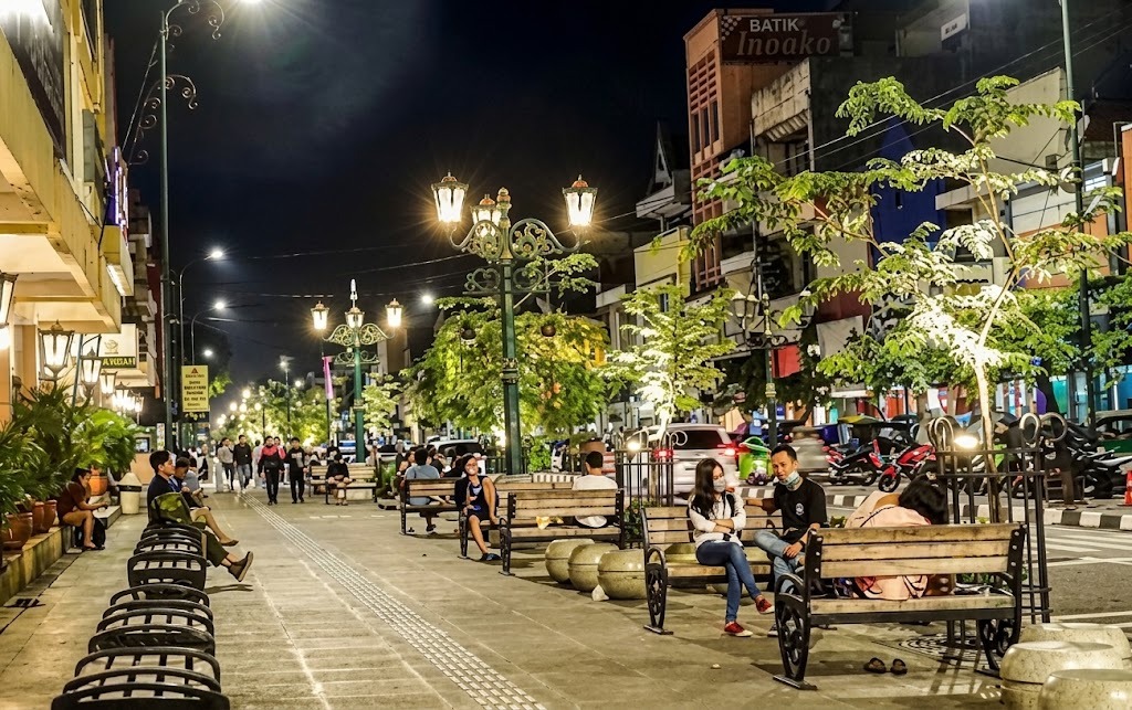 MENEMUKAN RIUH DAN HANGAT YANG TAK PERNAH PADAM DI JANTUNG YOGYAKARTA