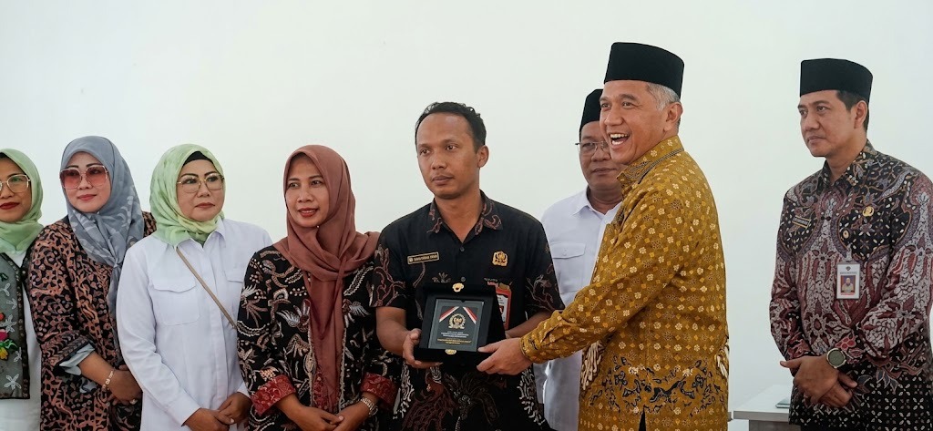 KOMISI VIII DPR RI CEK SEKOLAH RAKYAT DI SUKOHARJO