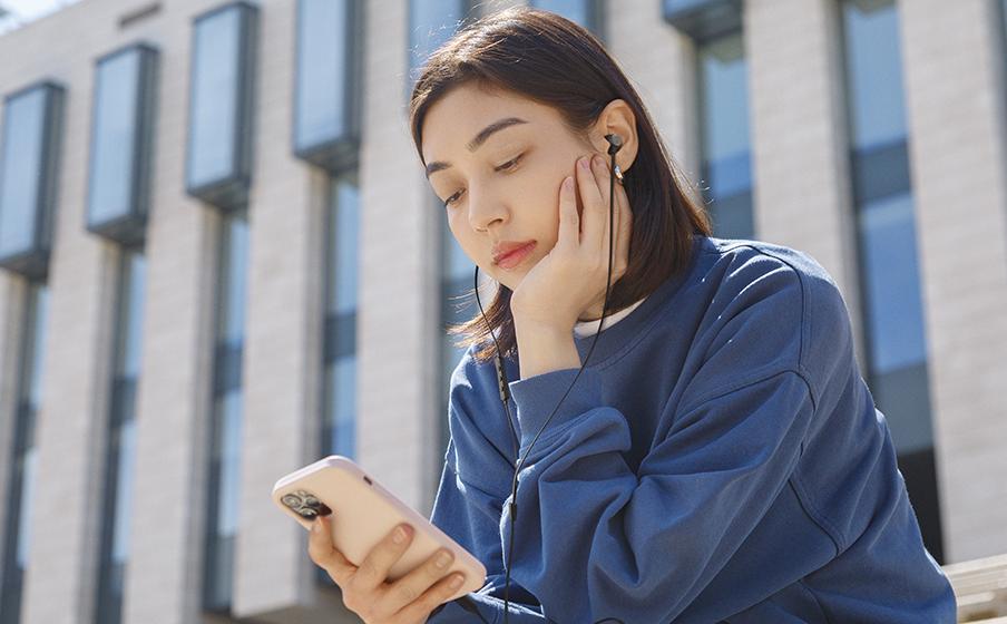 NGGAK SELALU HARUS WIRELESS, EARPHONE KABEL PUNYA DAYA TARIK TERSENDIRI