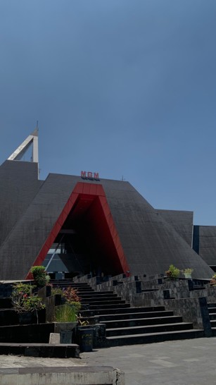 MUSEUM GUNUNGAPI MERAPI: PUSAT EDUKASI DAN MITIGASI BENCANA GEOLOGI