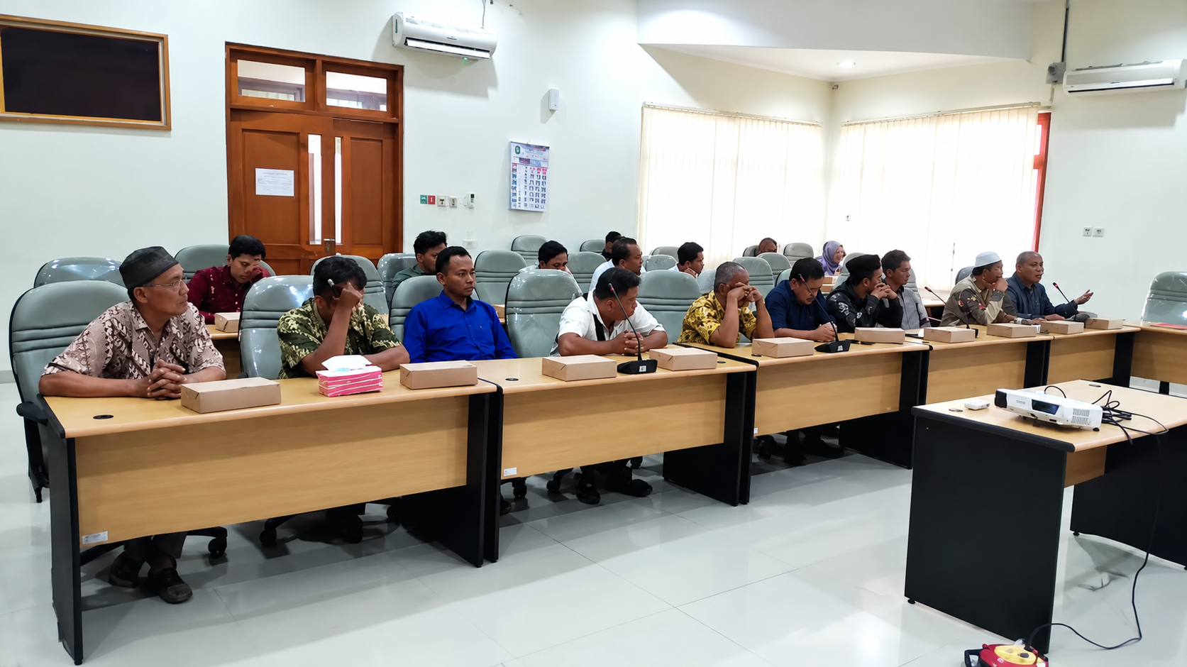 WARGA GUNUNGREGO BERHARAP OPERASIONAL TAMBANG BERLANJUT