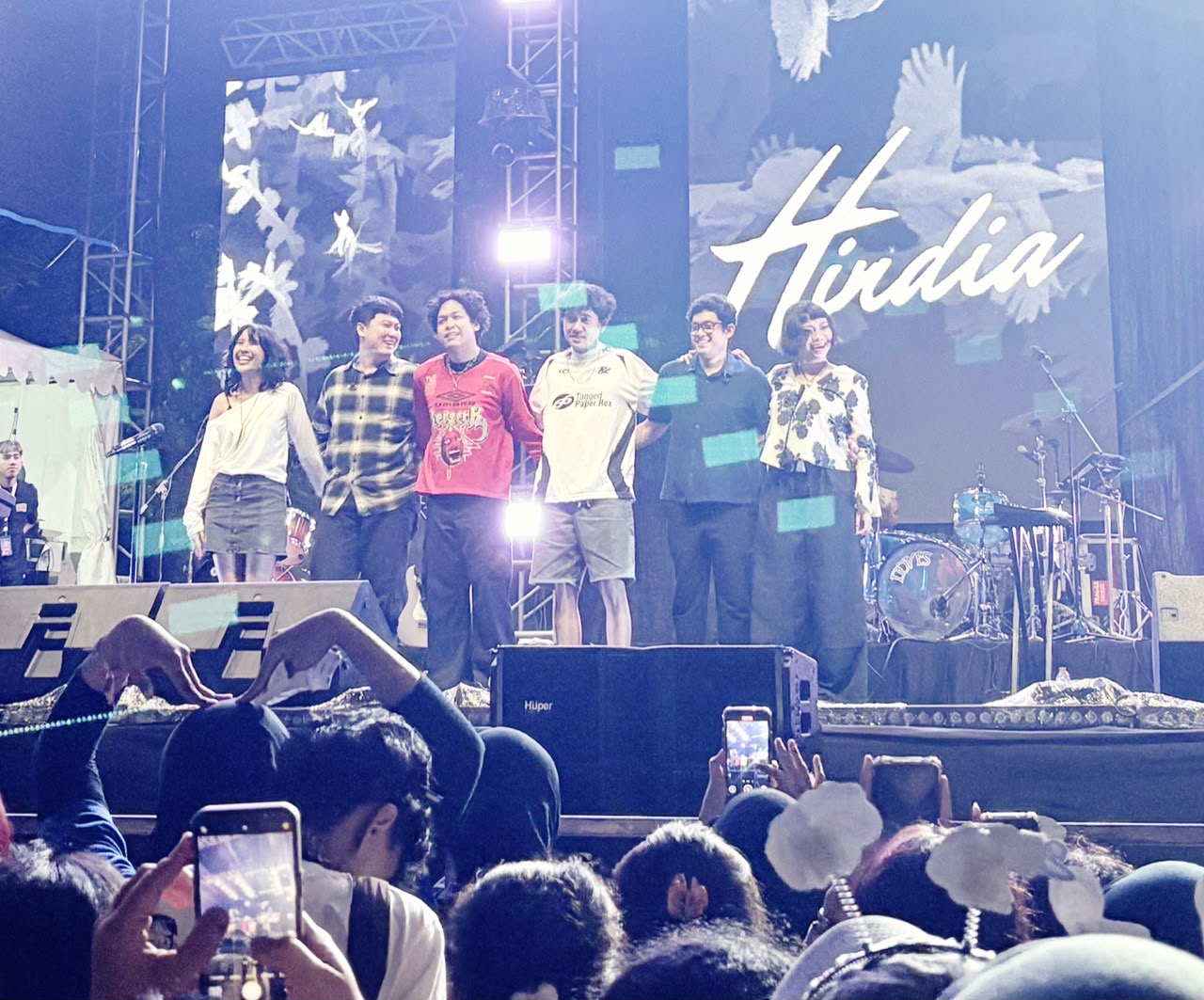 SEJENAK LUPAKAN DEADLINE, KONSER JADI RUANG PELARIAN GEN Z DARI PENATNYA KEHIDUPAN