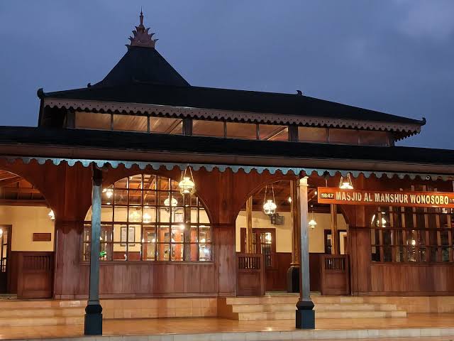MASJID AL-MANSHUR WONOSOBO, WARISAN JAWA KUNO YANG BERTAHAN SEJAK ABAD KE-19