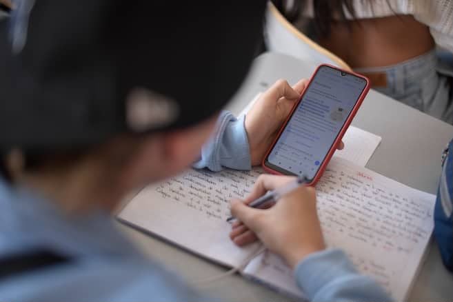 ASAP KEBAKARAN GANGGU PEMBELAJARAN, SISWA BERADAPTASI DENGAN BELAJAR DARI RUMAH
