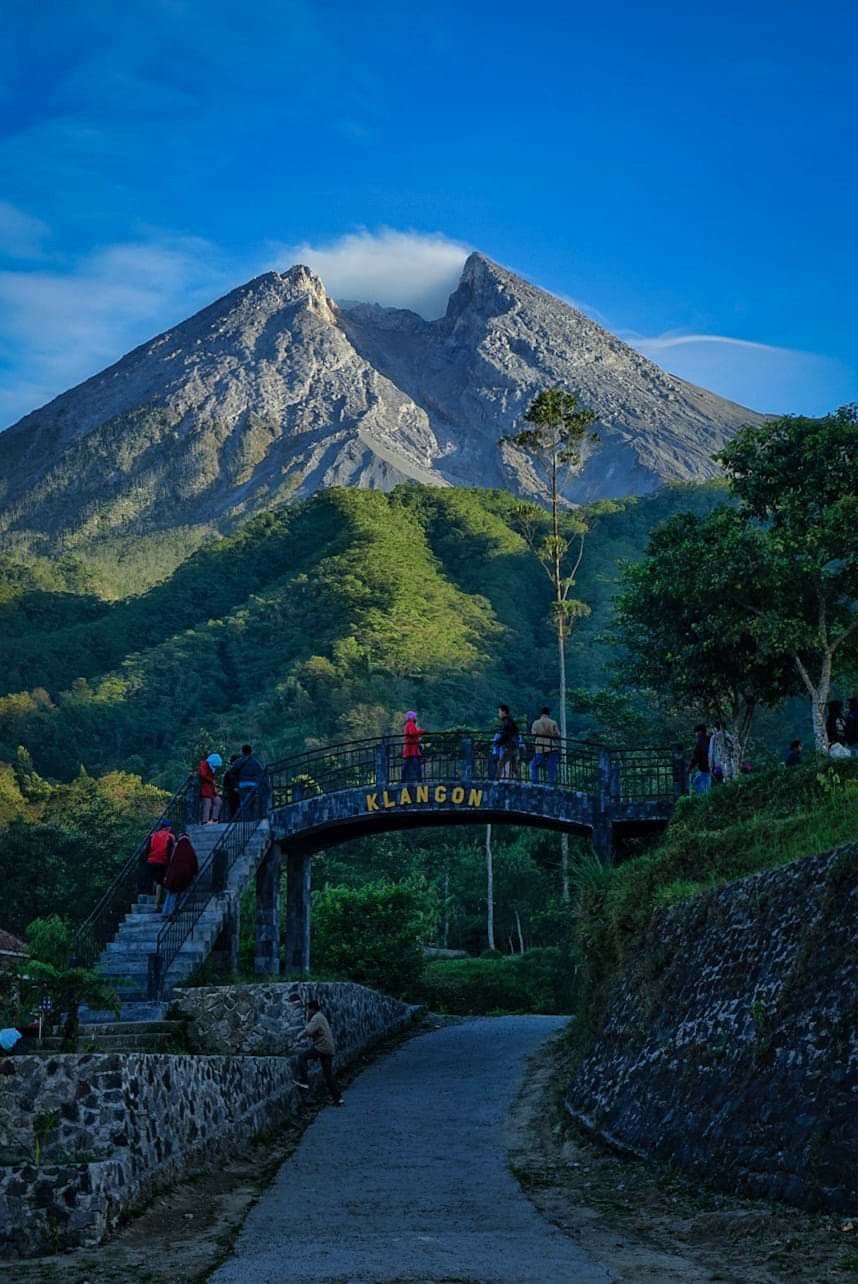 PESONA WISATA ALAM BUKIT KLANGON DAN PEMANDANGAN MERAPI
