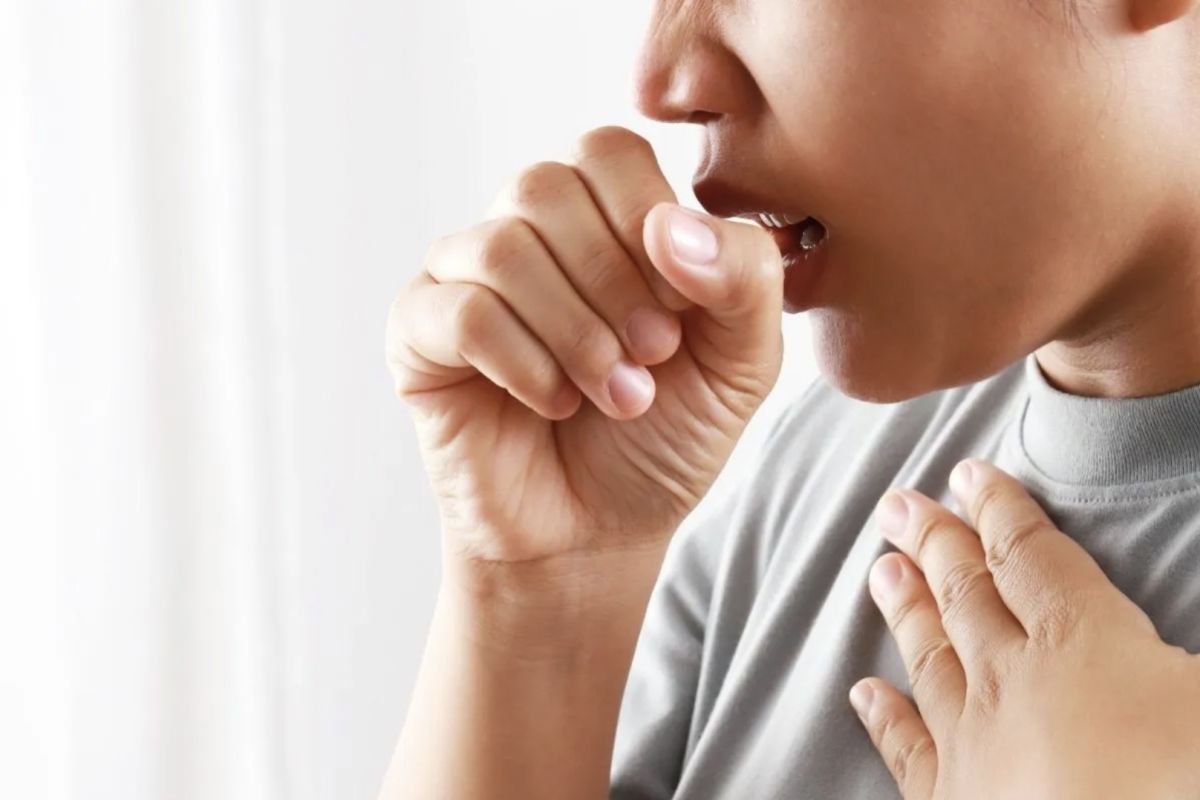 JANGAN ANGGAP BATUK BIASA, PNEUMONIA BISA MENGGANGGU PERNAPASAN