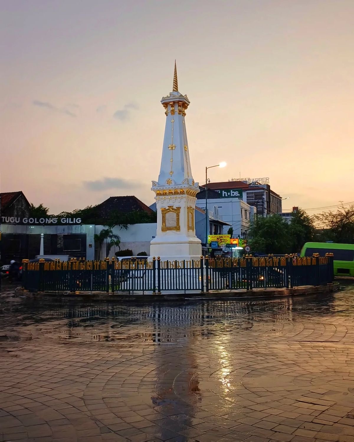 GUYURAN PERDANA PENYEJUK JOGJA: HUJAN PERTAMA JADI TANDA MASUKNYA MASA PERALIHAN MUSIM