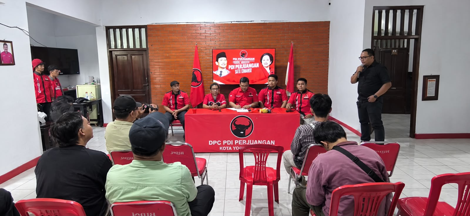 64 KADER PDI PERJUANGAN YOGYAKARTA IKUTI PENGGEMBLENGAN IDEOLOGI