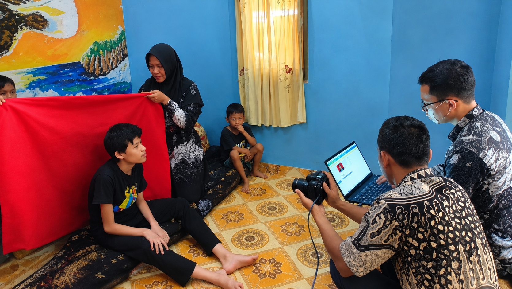 DISDUKCAPIL BANTUL HADIRKAN LAYANAN JEMPUT BOLA E-KTP BAGI WARGA DIFABEL