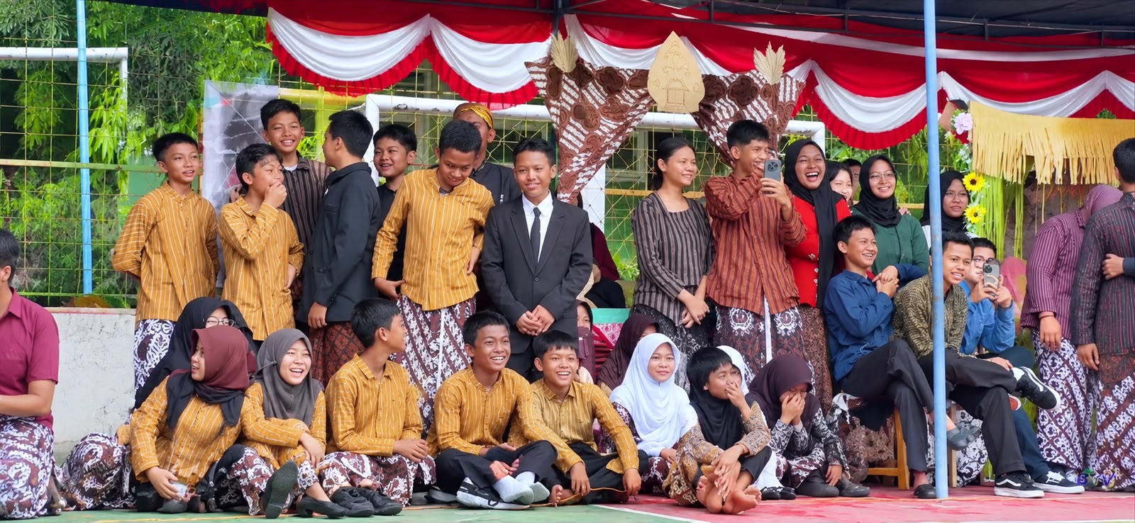 FESTIVAL JONG JAVA SMP NEGERI 3 DEPOK MERIAHKAN HARI SUMPAH PEMUDA