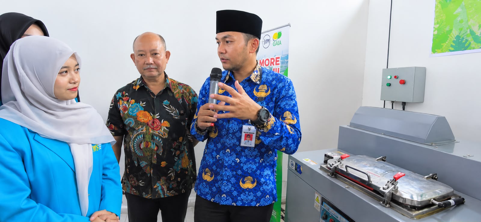 70 PERSEN SAMPAH DI SOLO ORGANIK, WALI KOTA UJI MESIN PENGOLAH