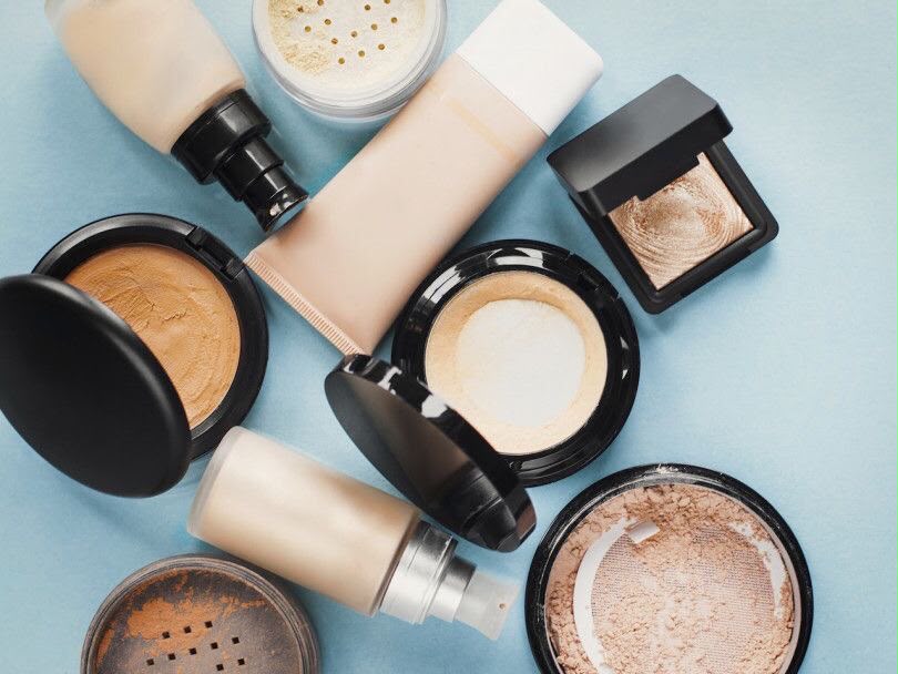 RISIKO MEMAKAI SKINCARE DAN MAKEUP YANG SUDAH KEDALUWARSA